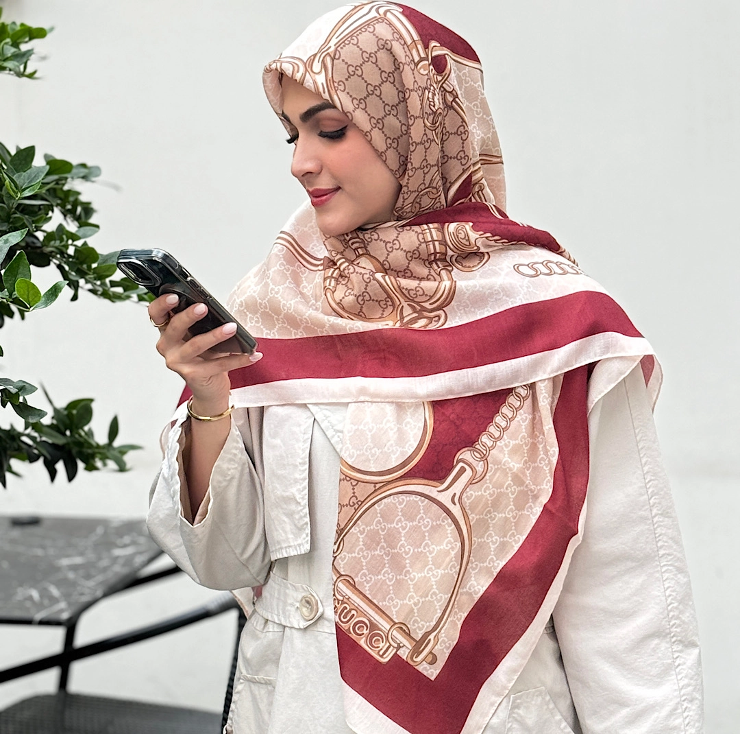روسری نخ چهارفصل زرشکی ۱۶۸